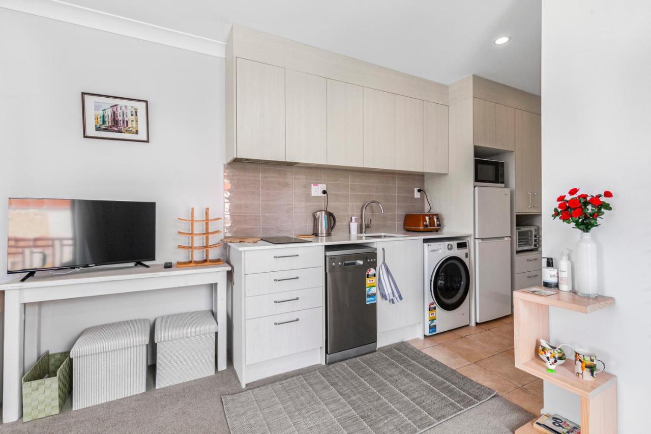 Harbourside Haven - Whangaparaoa Studio Apartment Te Whanga Exterior foto